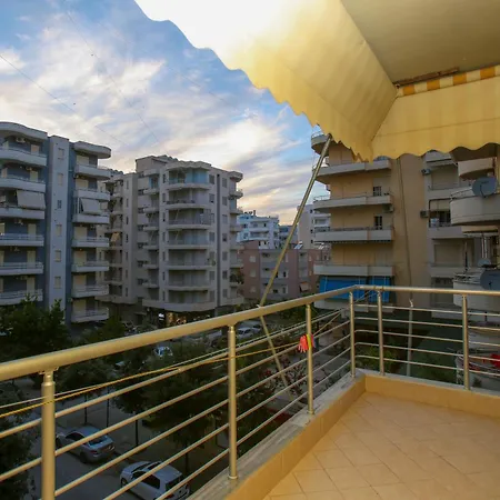 아파트 Sunny Vlorë